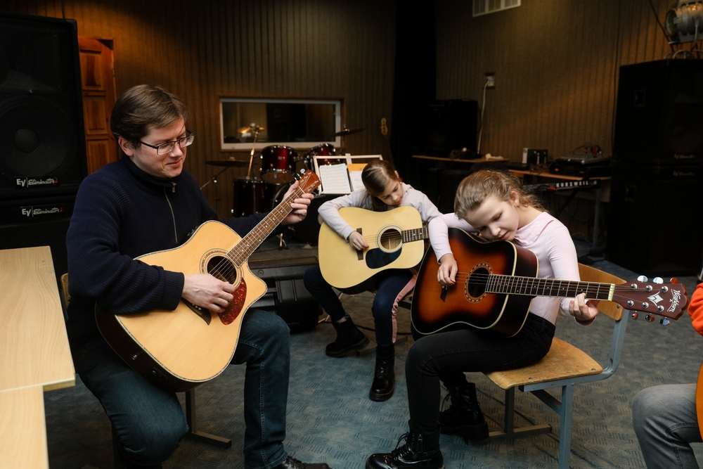 3 Types Of Guitar Teachers, One Type Of Lesson - Lessons In Your Home