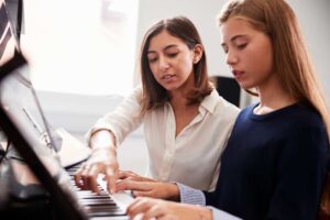 Why Having A Piano Teacher Is Better Than Self-Learning