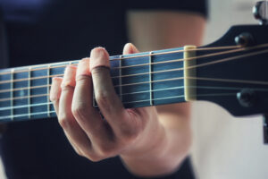 7 Ways to Minimize Hand Cramps from Playing Guitar