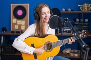 7 Ways to Teach Yourself to Sing