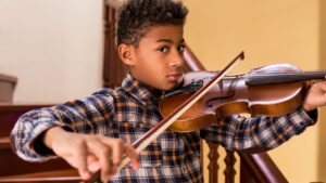 Adult vs. Child Learners: How Violin Lessons Should Be Tailored