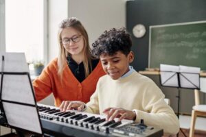 How Much Should You Charge Students for Piano Lessons?
