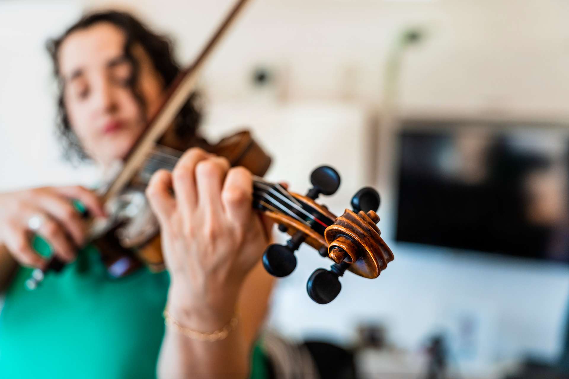 Violin Care 101: How to Clean and Store Your Instrument - Lessons In ...